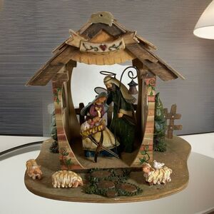 NATIVITY SCENE W/ JESUS, MARY, JOSEPH & SHEEP 2005 Christmas Decoration VINTAGE
